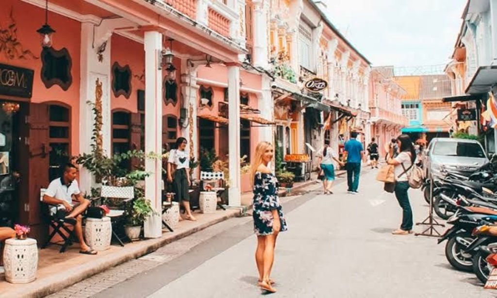5 Hal Seru di Kota Tua Phuket, Thailand yang Bikin Betah Jalan-jalan