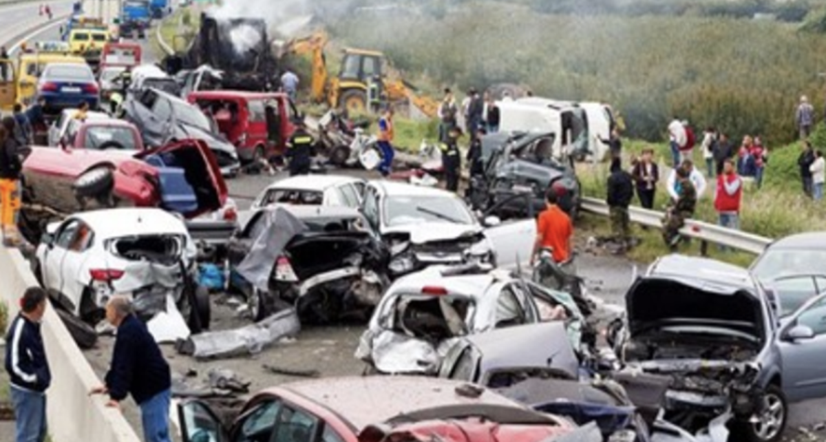 Kecelakaan Hebat Mobil Terjadi Di Tol Cipularang