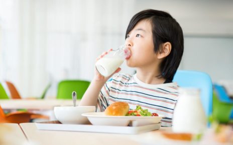 6 Manfaat Susu UHT untuk Kesehatan Anak