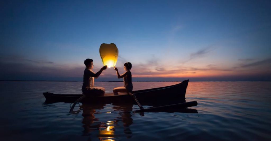 10 Tempat  Romantis  Di  Indonesia Untuk Menikmati Bulan Madu